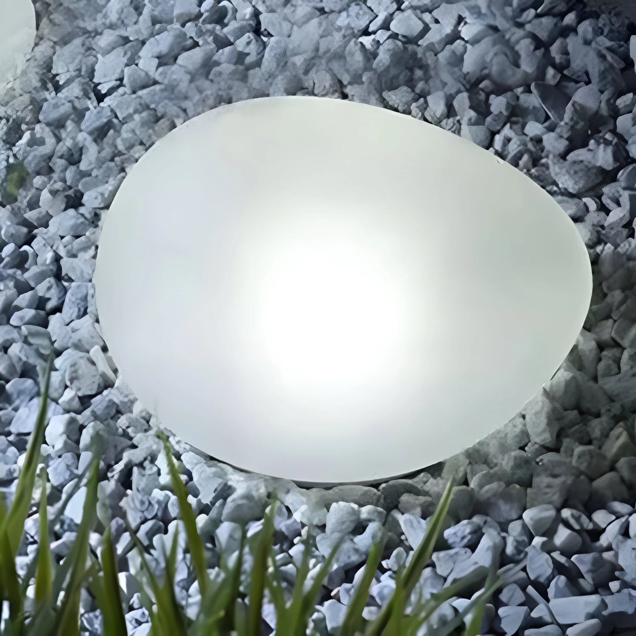 GlowGems – Sun-Charged Decorative Garden Lights