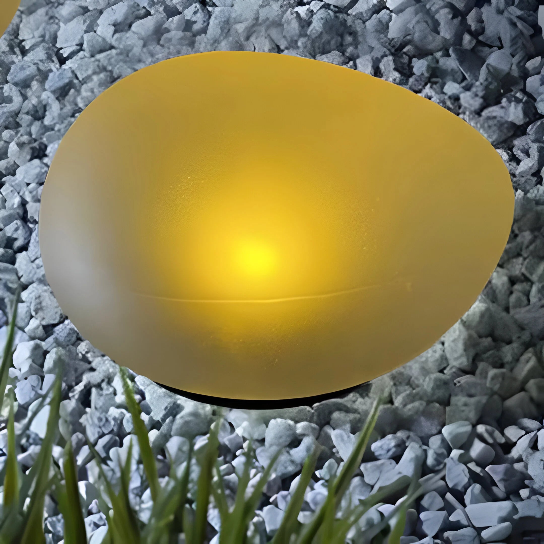 GlowGems – Sun-Charged Decorative Garden Lights