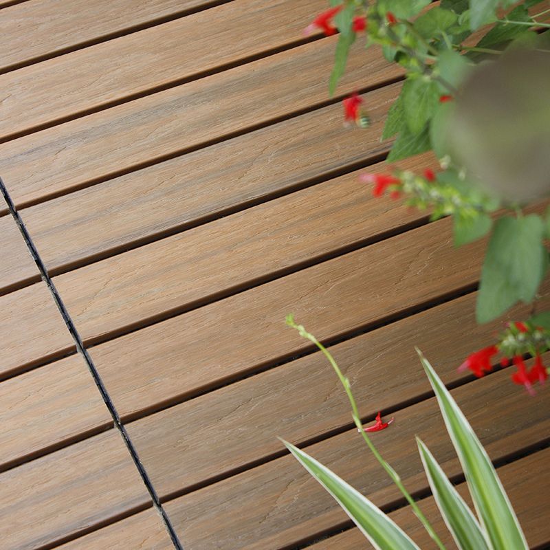 BowLift | Interlocking composite deck tiles Striped pattern patio tiles