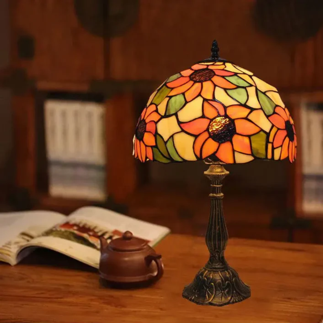 BowLift | Tiffany Table Lamp