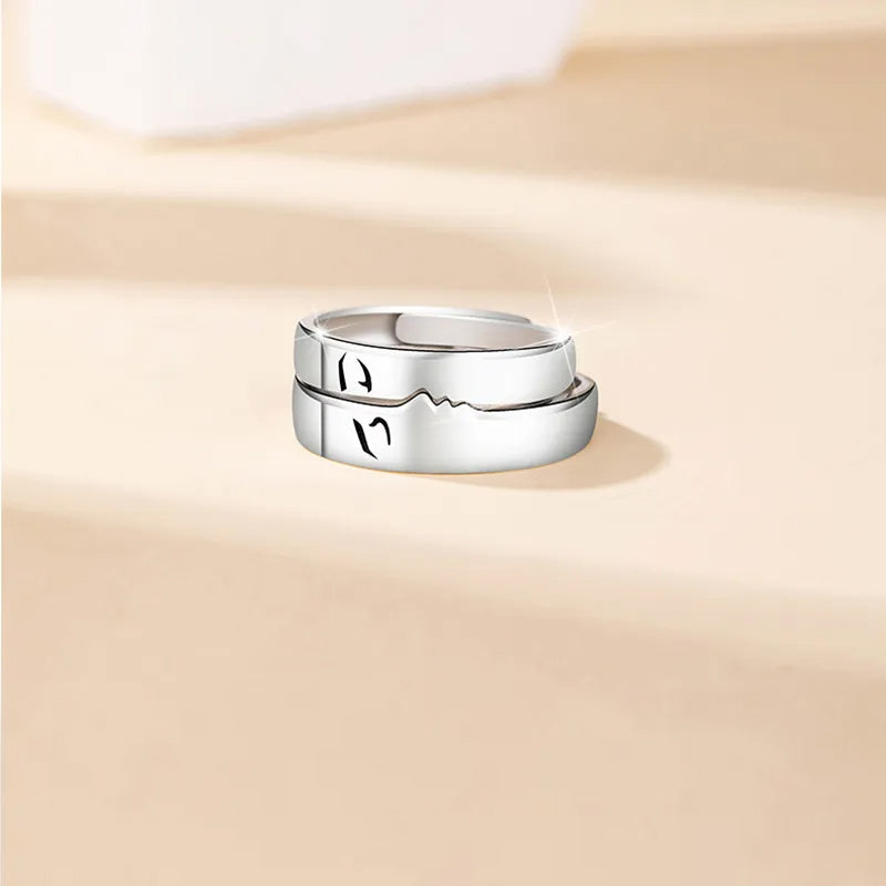 BowLift | Love at first kiss couple rings