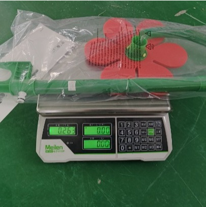 BowLift | Dancing Daisy Sprinkler – Fun Lawn Sprinkler for Garden and Pets