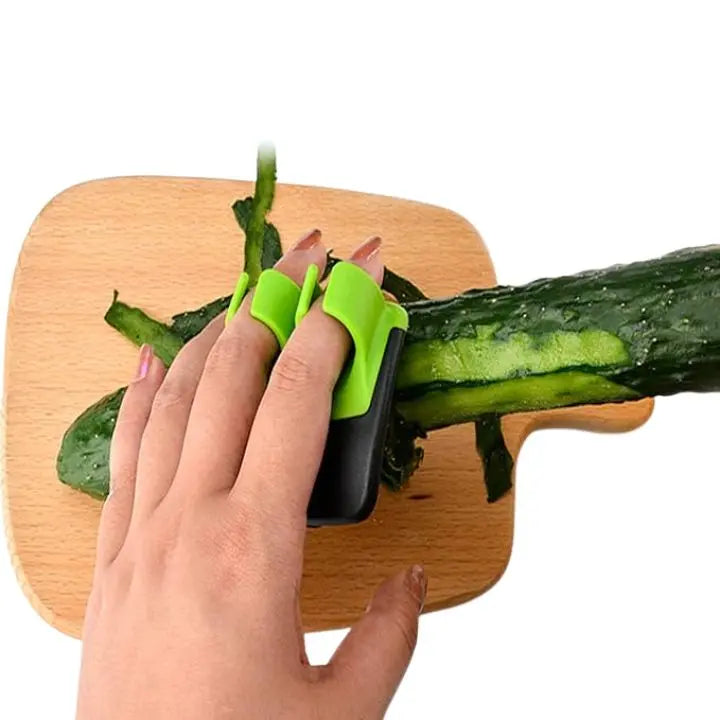 BowLift | Safe peeling with finger grip for fruit and vegetable peeler
