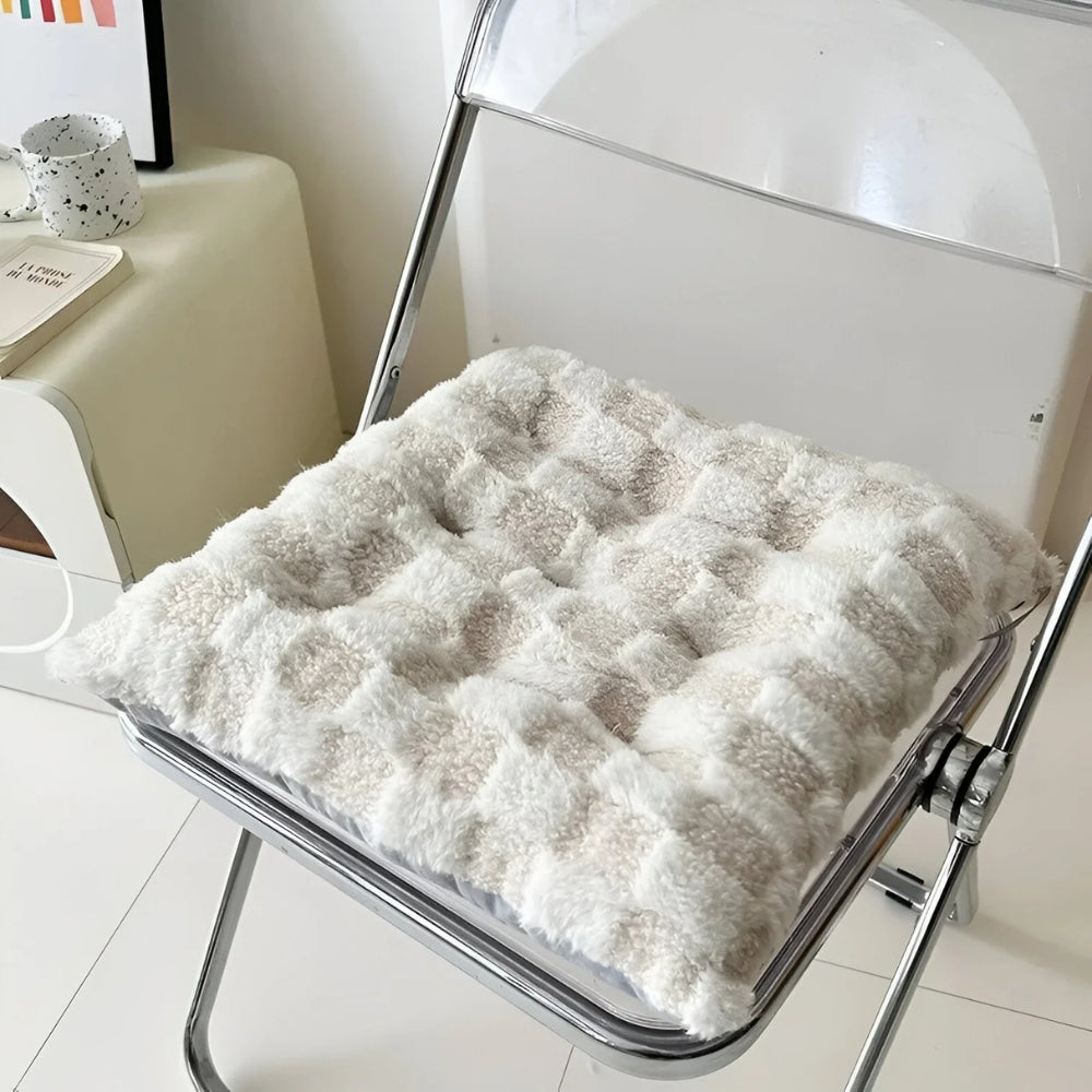 BowLift | Fuzzy Checkered Fur Padded Cushion
