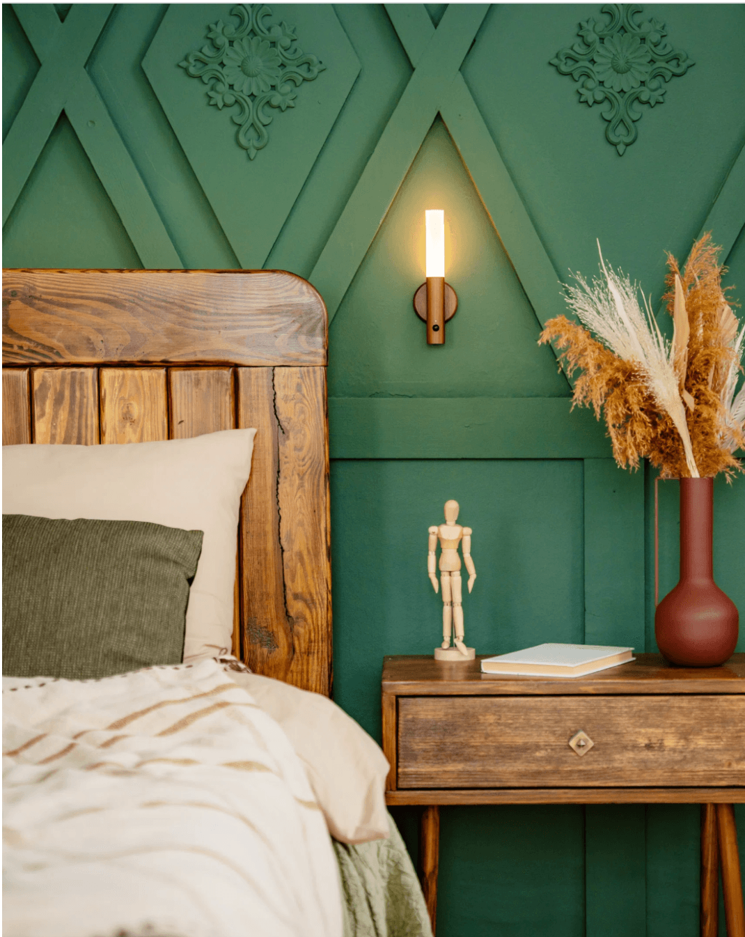 BowLift | Wireless Wooden Wall-Mounted Sconce