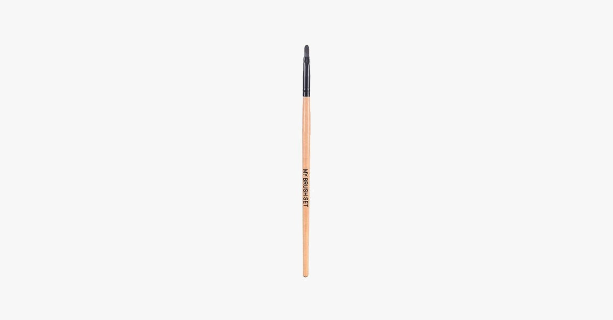 BowLift | Eyebrow Brush – Achieve a sharp eyeliner every time for a dramatic look!