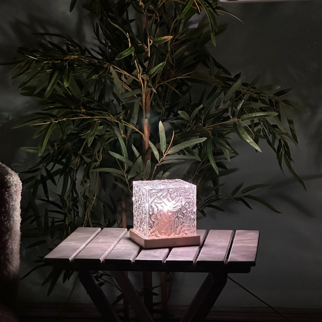 BowLift | LED Table Lamp With 16 Colors