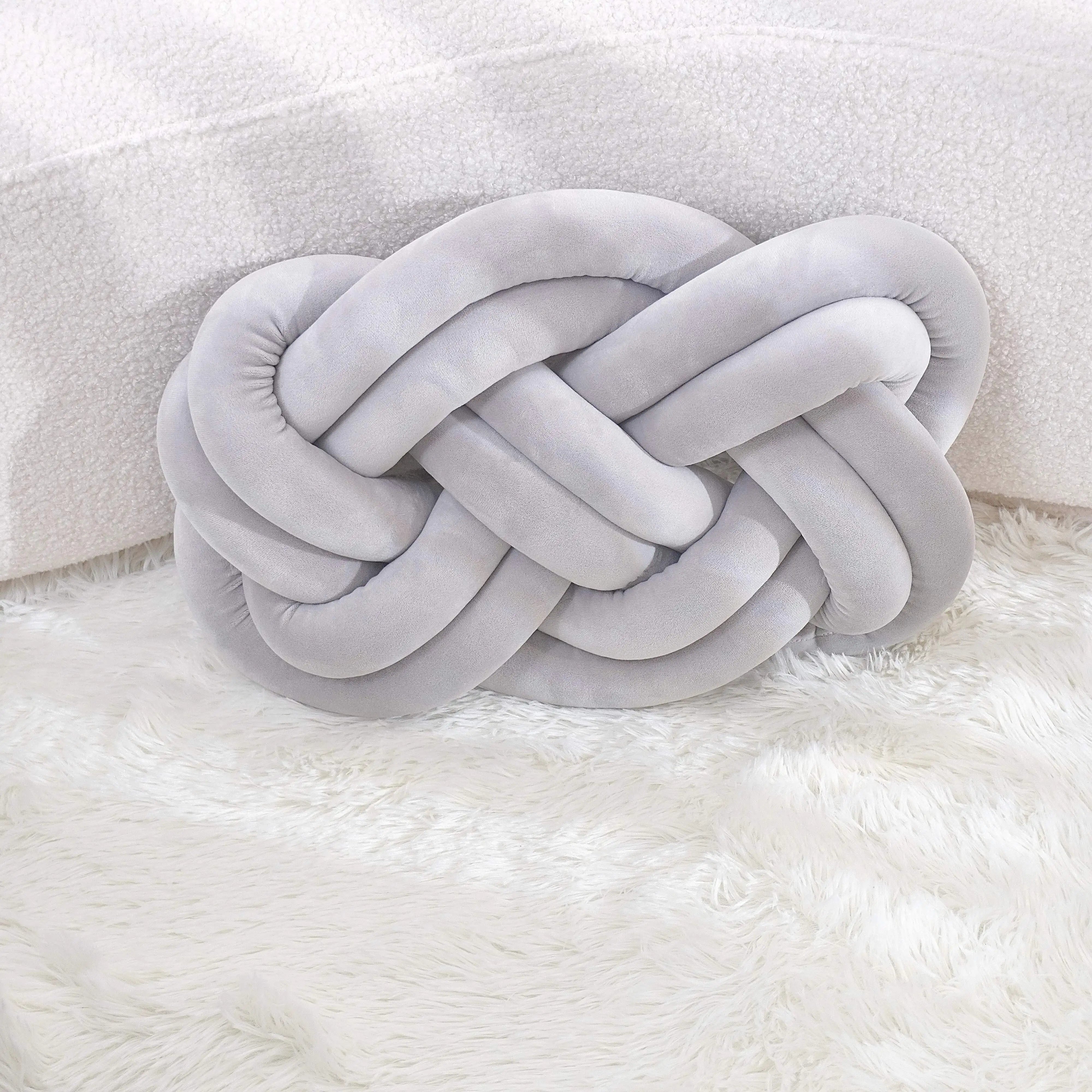 BowLift | Decorative Cushion | Knotted Geometric Design | Washable Polyester | 40×30 cm