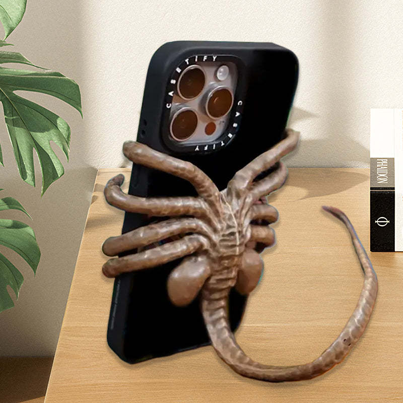 BowLift | Horrible Facehugger Phone Holder