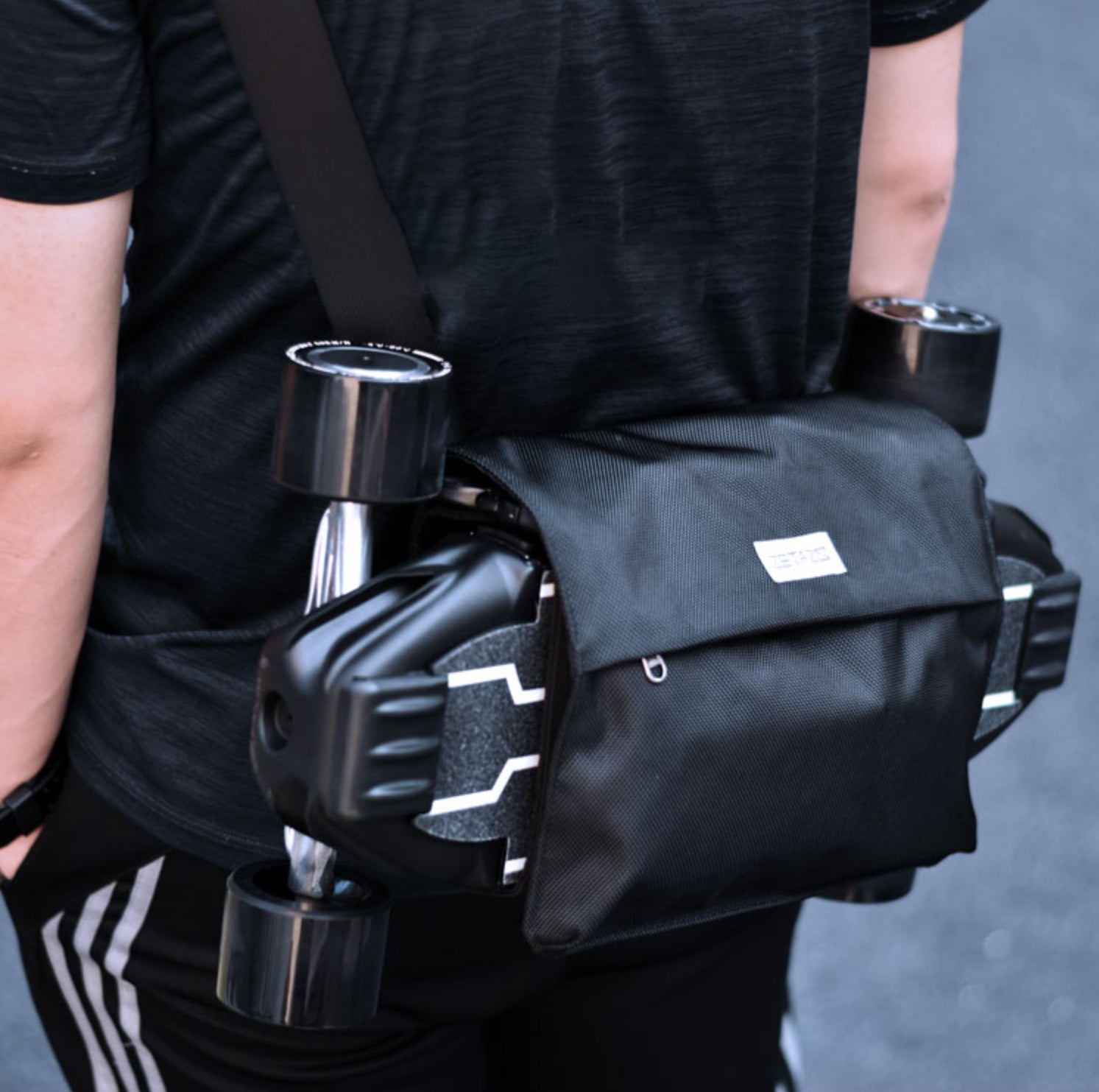 BowLift | 2-in-1 Backpack for Carrying The Complete Longboard, Skateboard or Surf Skate, with Large Capacity, Adjustable Strap, Stress Relief Ergonomic Design