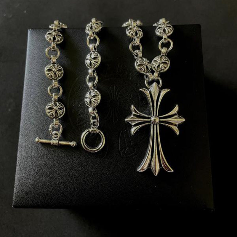 BowLift | Gothic Cross Pendant Necklace