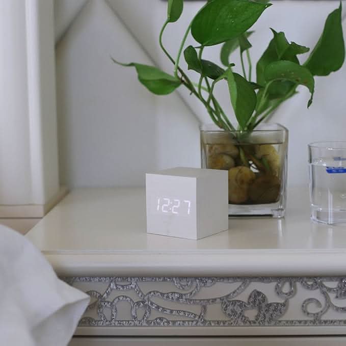 BowLift | DIALUX - Classy Retro Vibe Watch