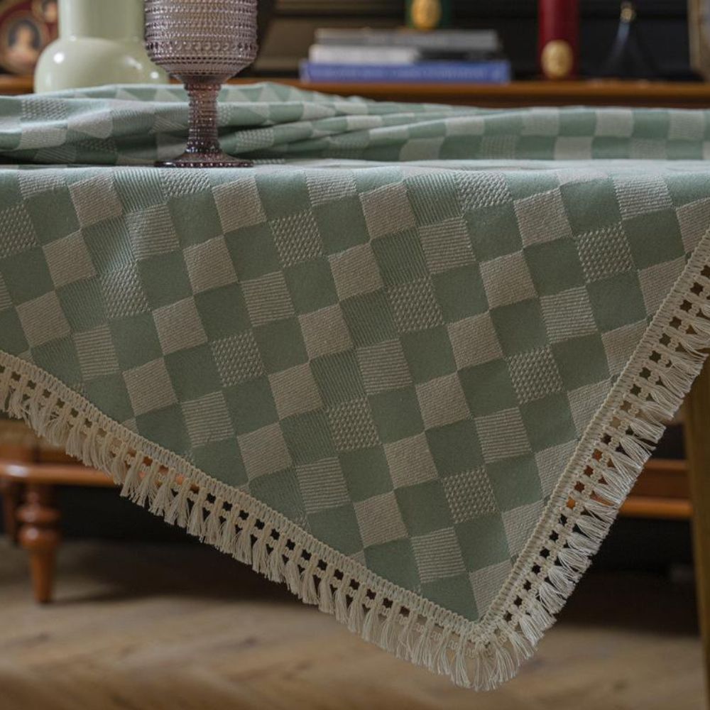 BowLift | Heritage Checkered Tablecloth