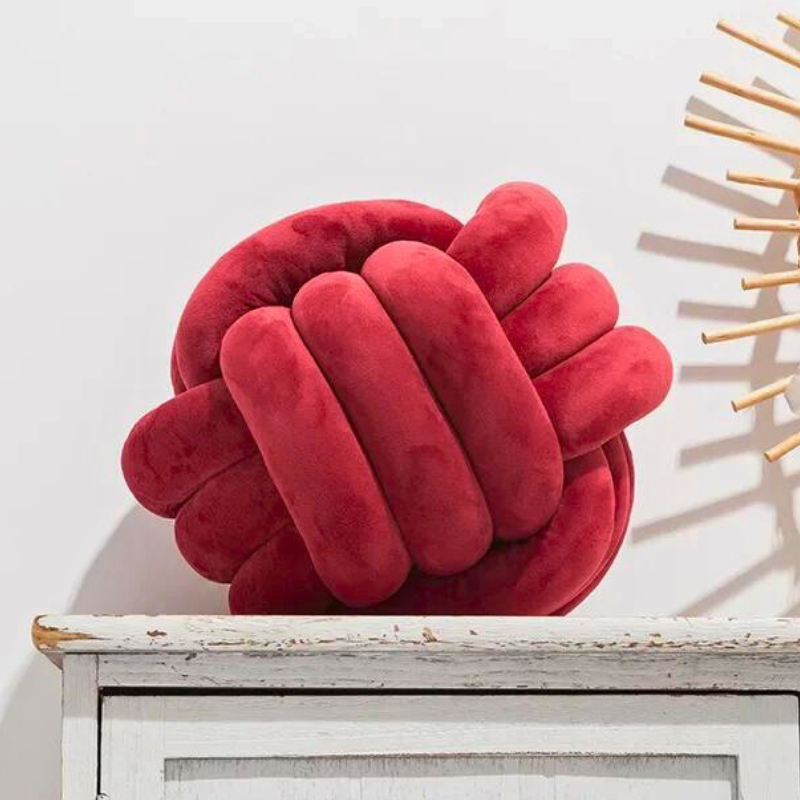 BowLift | Scandinavian Knot Cushion made of Velvet
