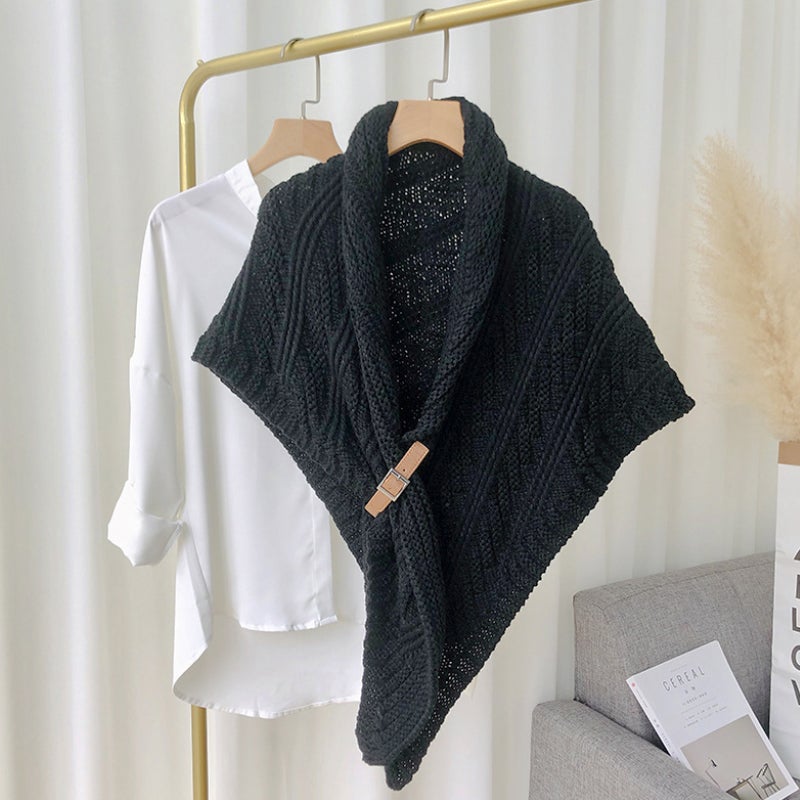 BowLift | Triangular Knit Scarf with Leather Loop