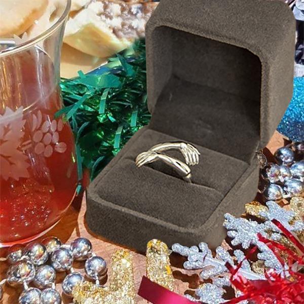 BowLift | 2022 New Couple Hug Ring Romantic Gift - For Friends Mother Sister Girlfriend