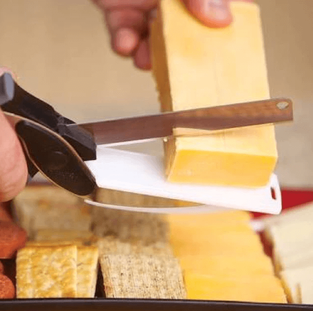 BowLift | 2-in-1 Kitchen Knife with Built-In Cutting Board