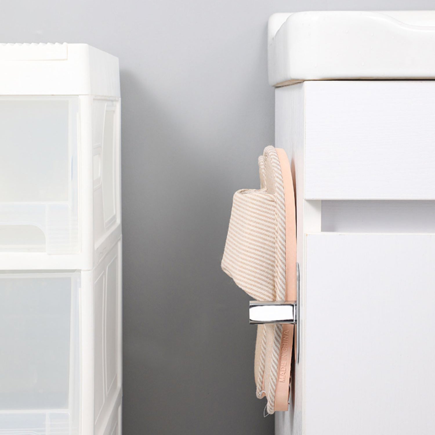 BowLift | 2-Piece Stainless Steel Slip Resistant Modern Chrome Bathroom Hardware Set