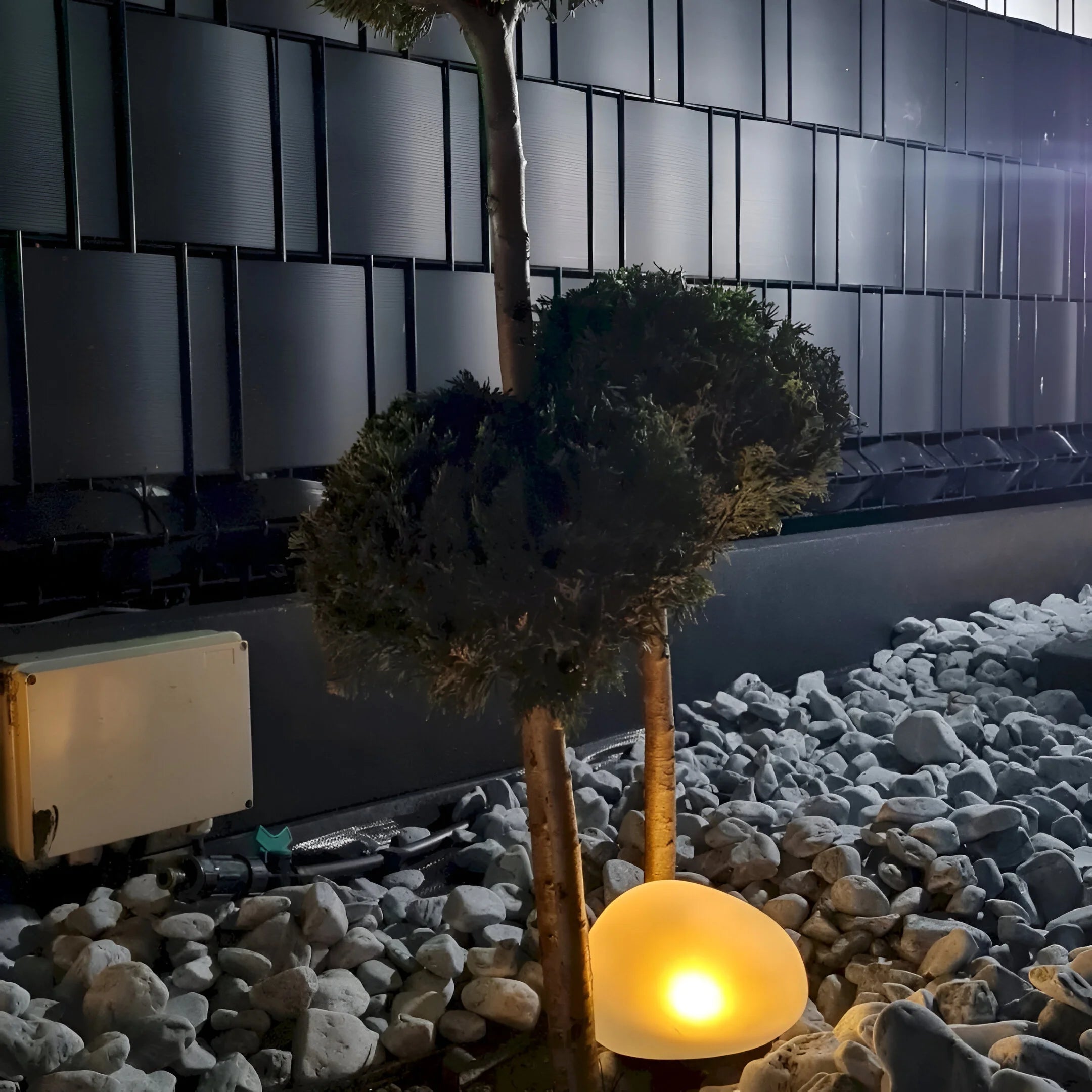 GlowGems – Sun-Charged Decorative Garden Lights