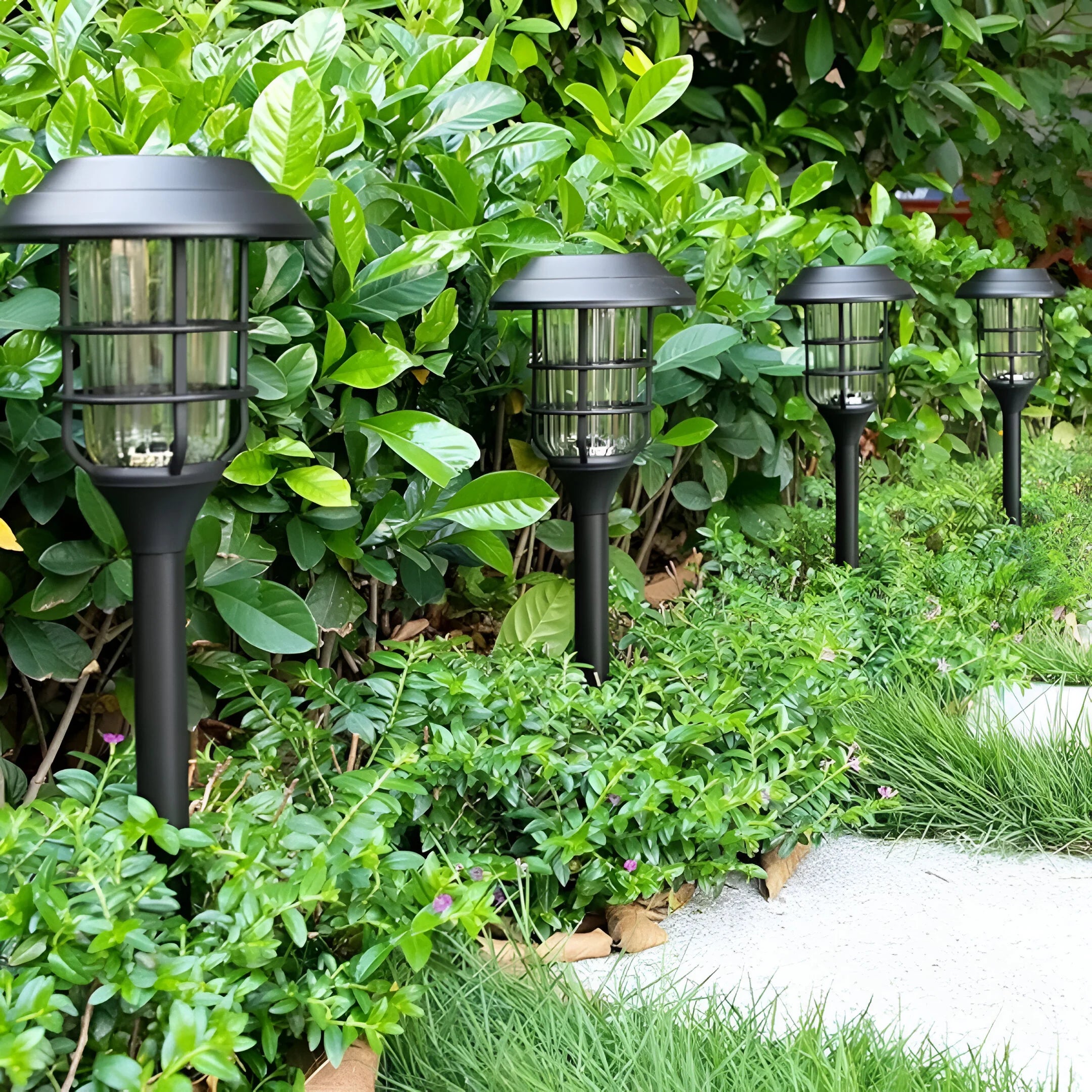 SolarGlow – Solar Garden Light Set (6-Pack)