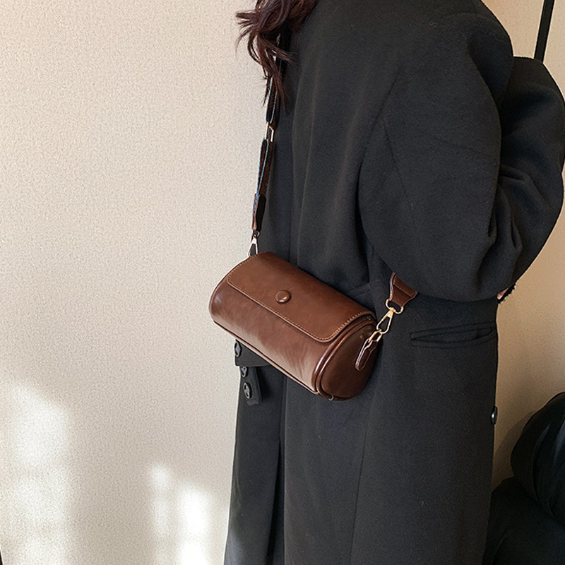 BowLift | Female Retro Cylinder Bag