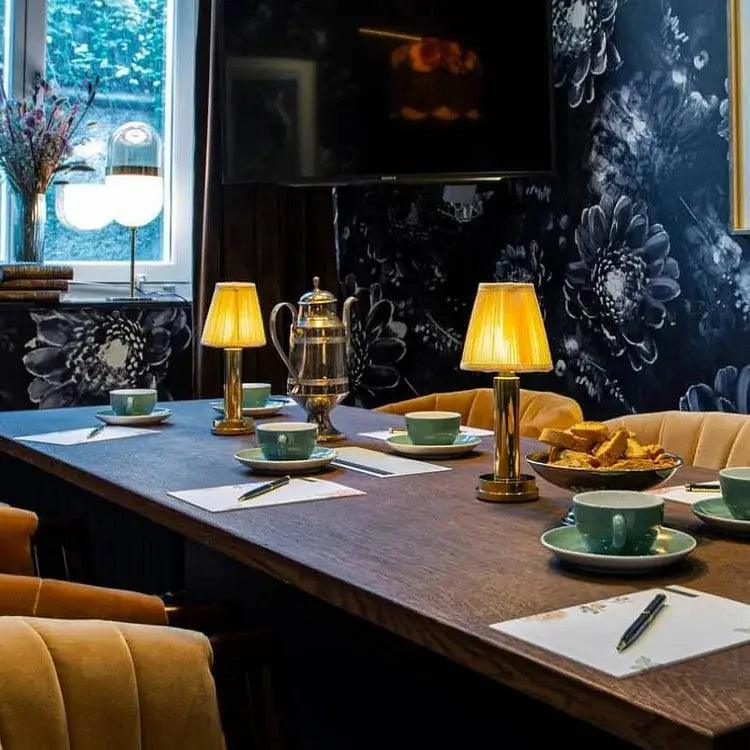 BowLift | ShineBeam - Chic Wireless Table Lamp Design