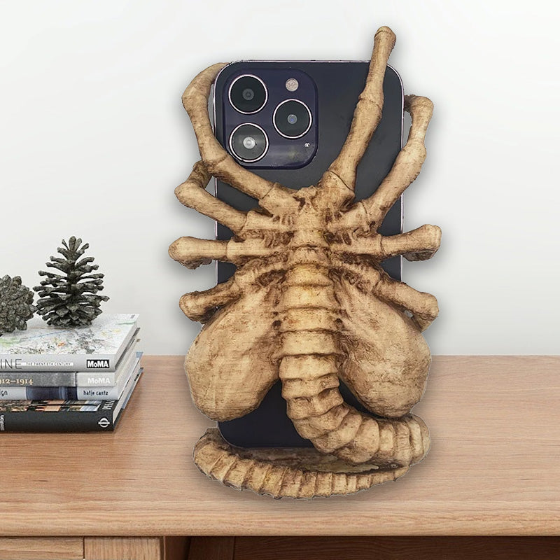 BowLift | Horrible Facehugger Phone Holder