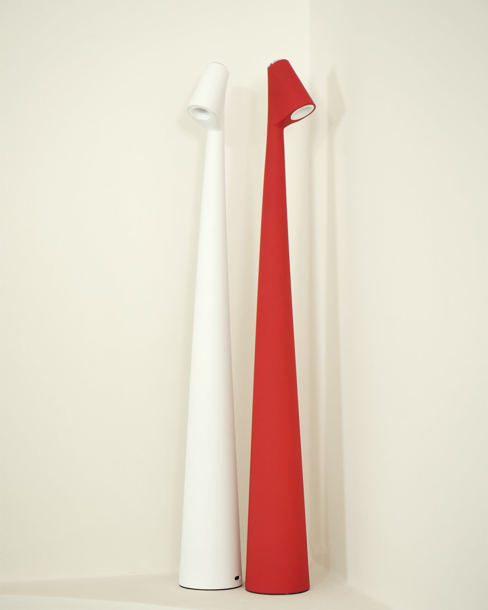 BowLift | EcoLight – Energy-Efficient Rechargeable Desk Lamp