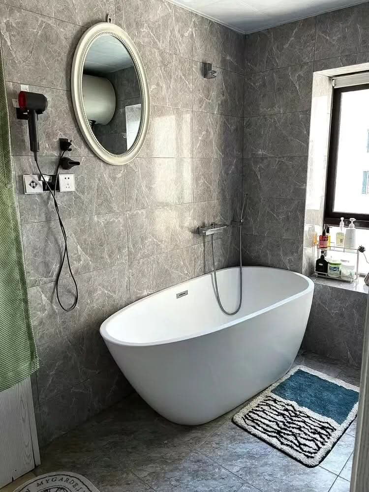 BowLift | Soft bath mat with non-slip underside for an elegant bathroom