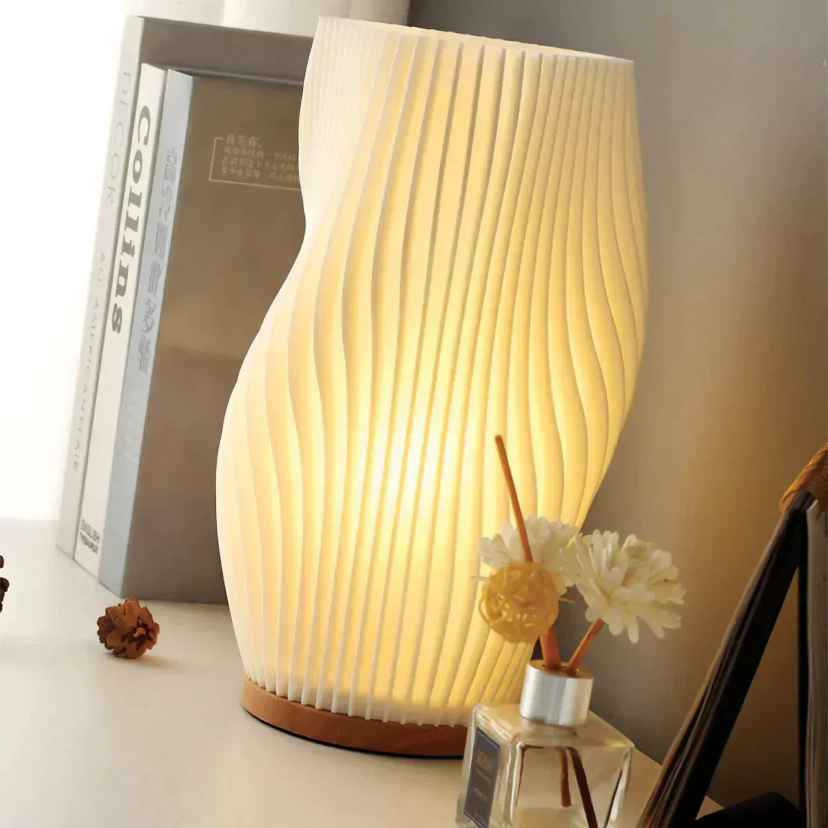BowLift | USB-Driven & Elegant Wave-Design Table Lamp | WaveGlow