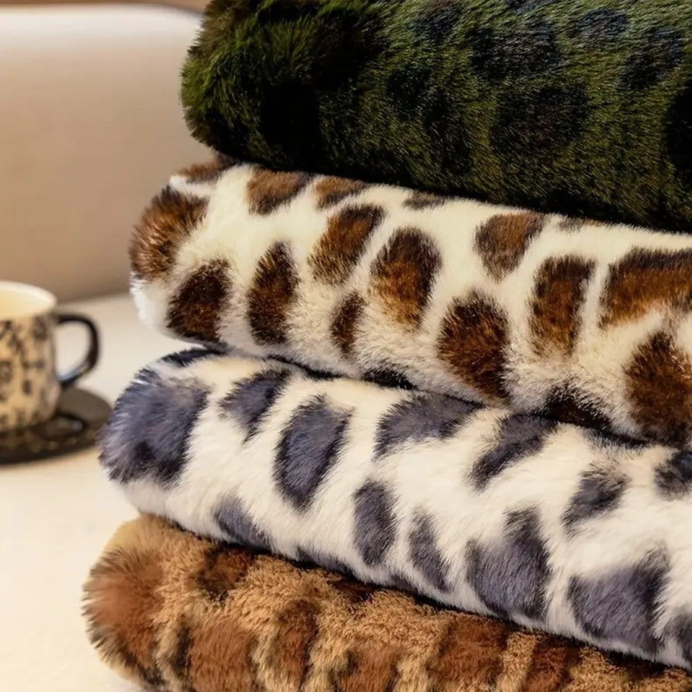 BowLift | Cozy Leopard Print Sofa Cover
