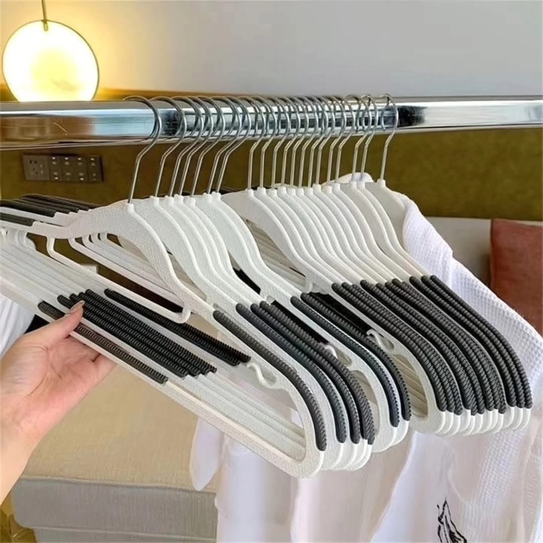 BowLift | 10 pieces seamless hangers