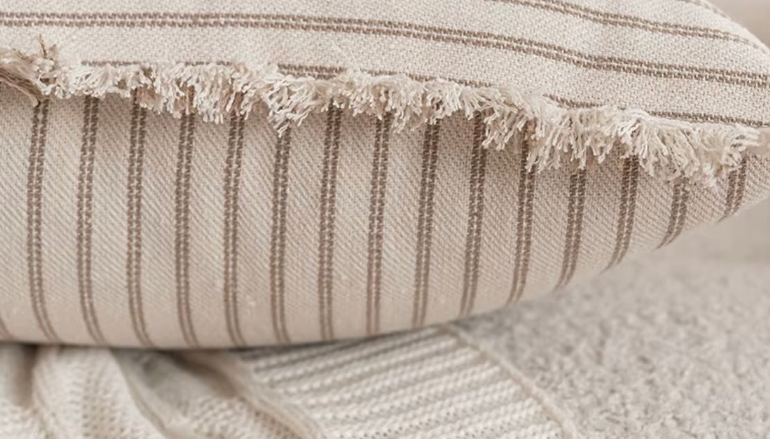 BowLift | Elegant Pillowcase with Jacquard Pattern and Fringes - Cotton-Linen Blend
