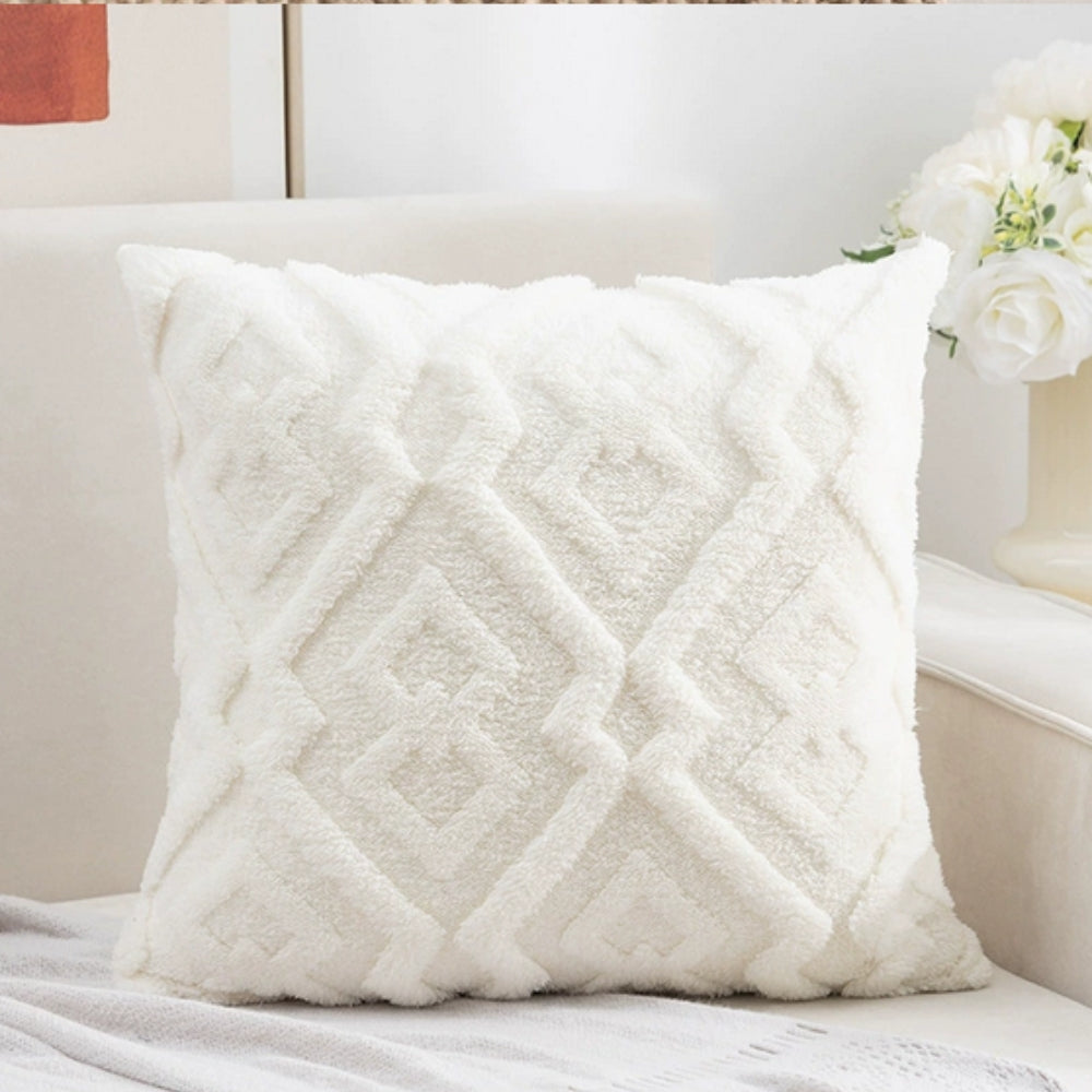 BowLift | Fuzzy Diamond Pattern Cushion Cover
