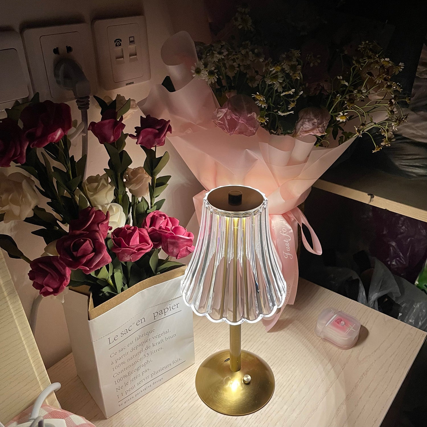 BowLift | RadiantGold – Elegant Portable Table Lamp