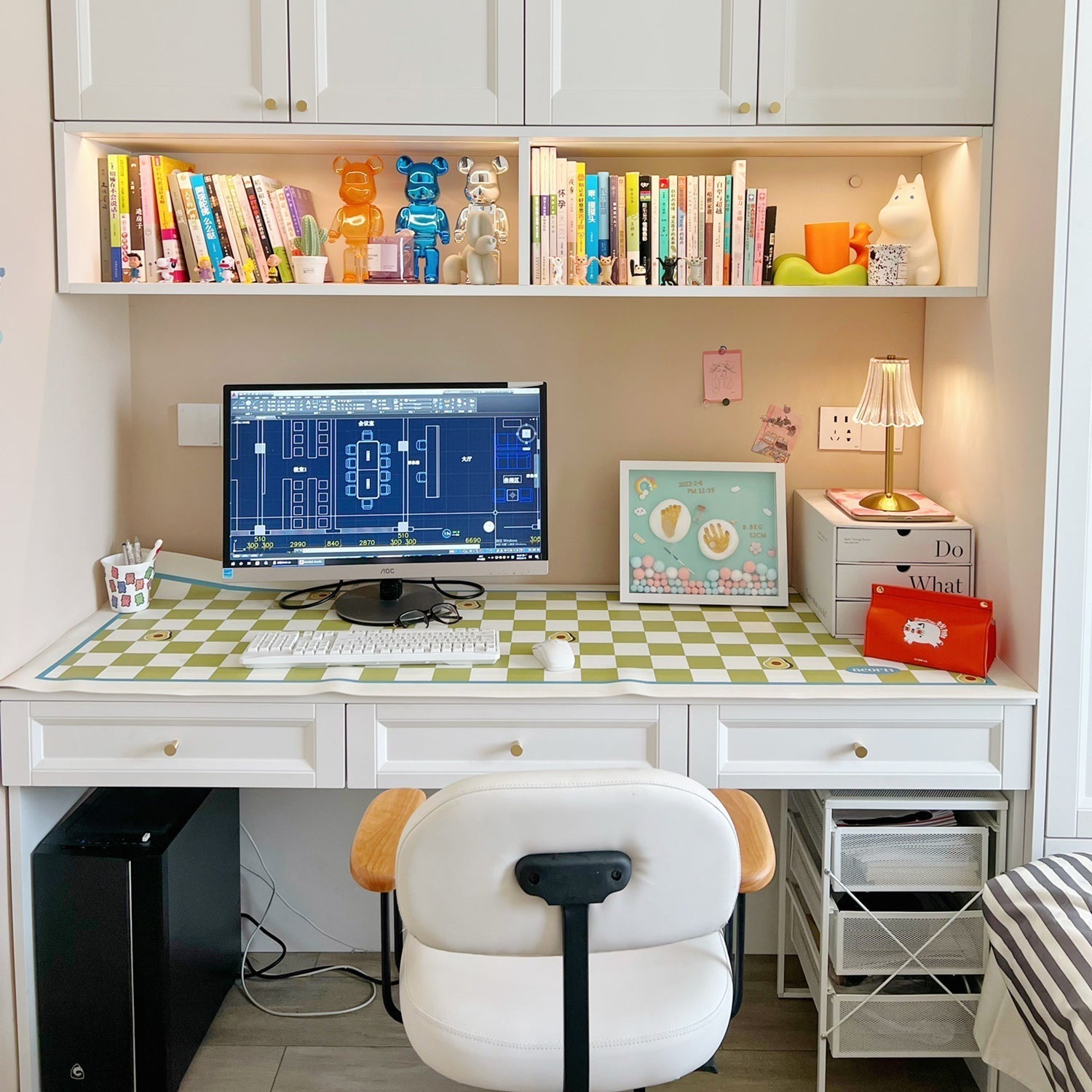 BowLift | RadiantGold – Elegant Portable Table Lamp