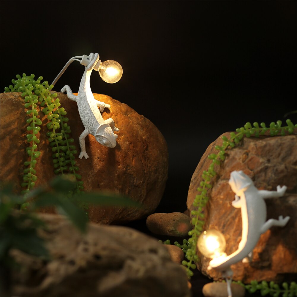 BowLift | Resin Lizard Table Lamp - Elegant Lizard Table Lamp made of Resin for Modern Interior