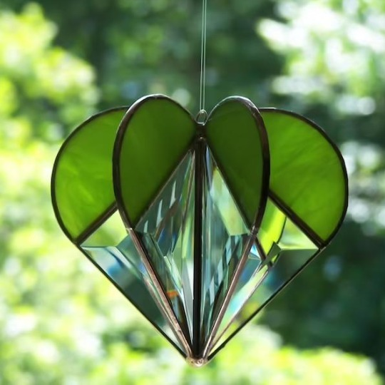 BowLift | Handcrafted Heart-Shaped Sun Catcher Made of Stained Glass