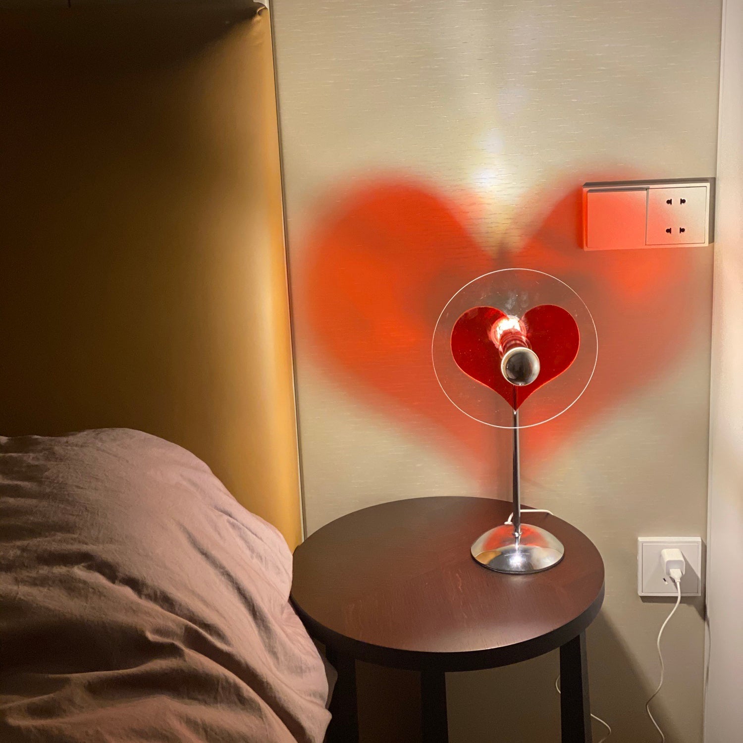 BowLift | LoveGlow – Elegant Table Lamp with Rechargeable LED