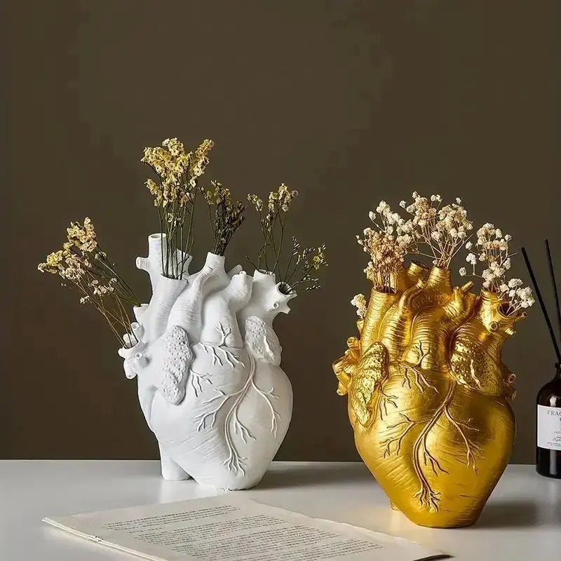 BowLift | Heart-shaped Resin Art Vase – Elegant, creative flower decoration