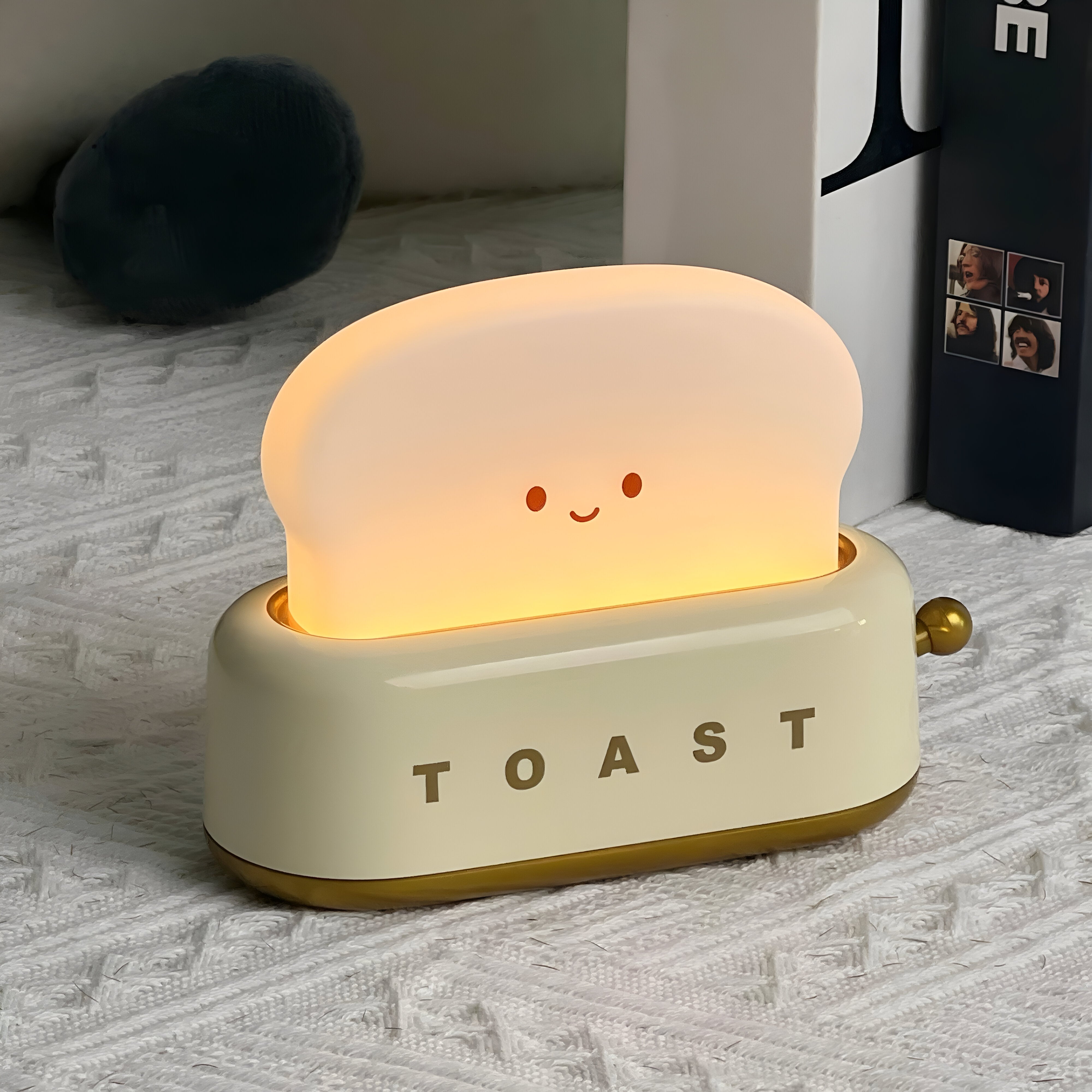 BowLift | TinyToast Table Lamp – Portable Toaster-Shaped Night Light with Dimmable LED & USB Port
