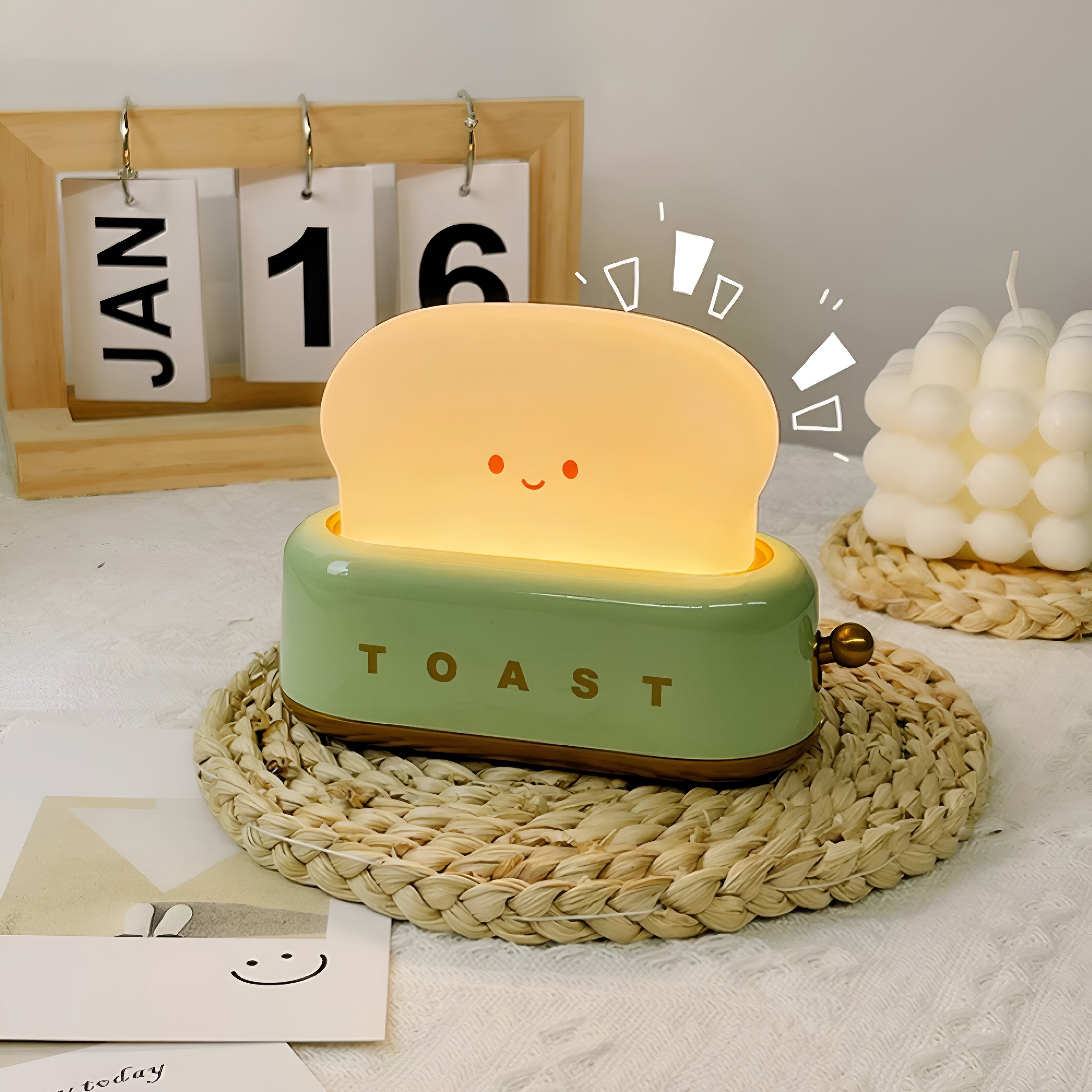 BowLift | TinyToast Table Lamp – Portable Toaster-Shaped Night Light with Dimmable LED & USB Port