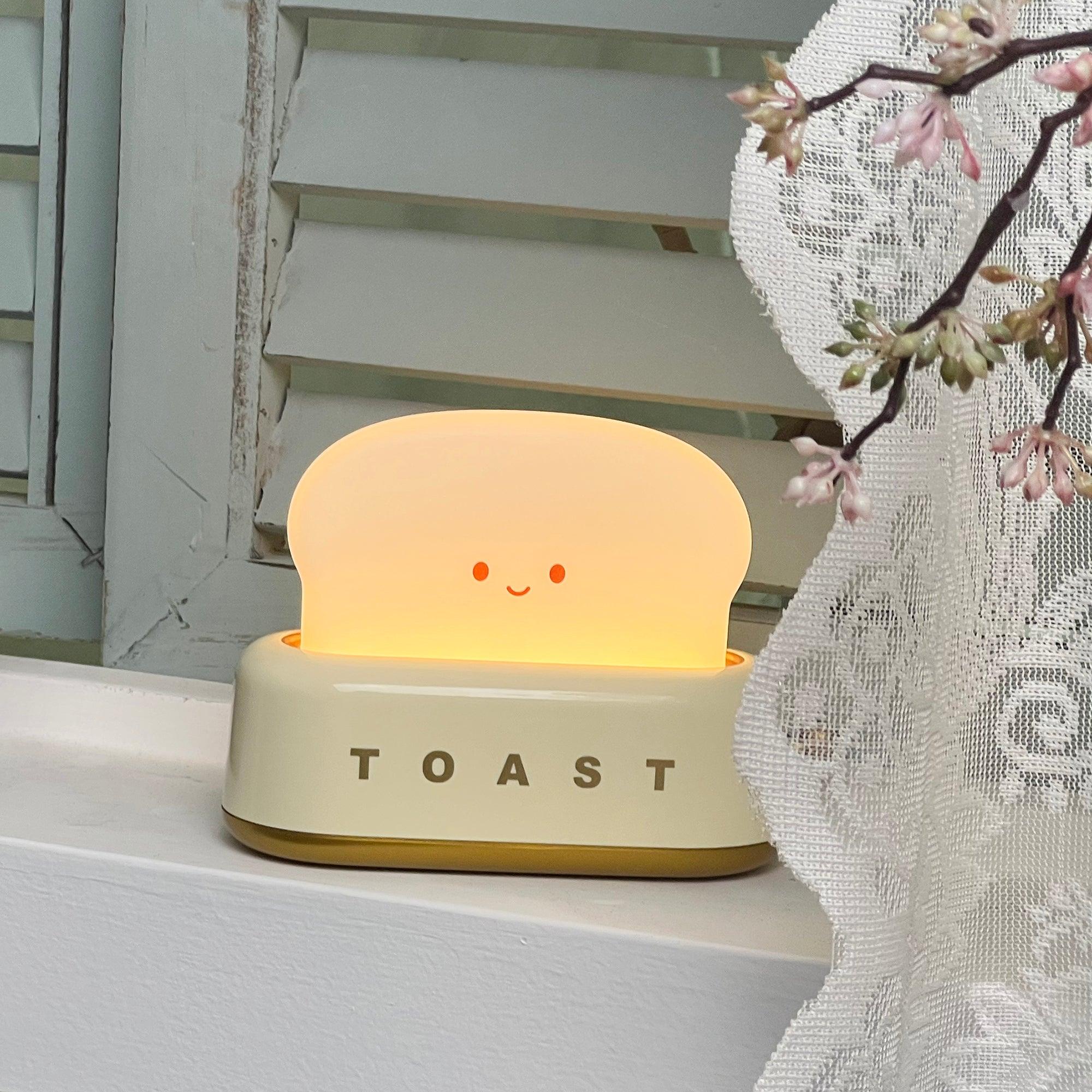BowLift | TinyToast Table Lamp – Portable Toaster-Shaped Night Light with Dimmable LED & USB Port