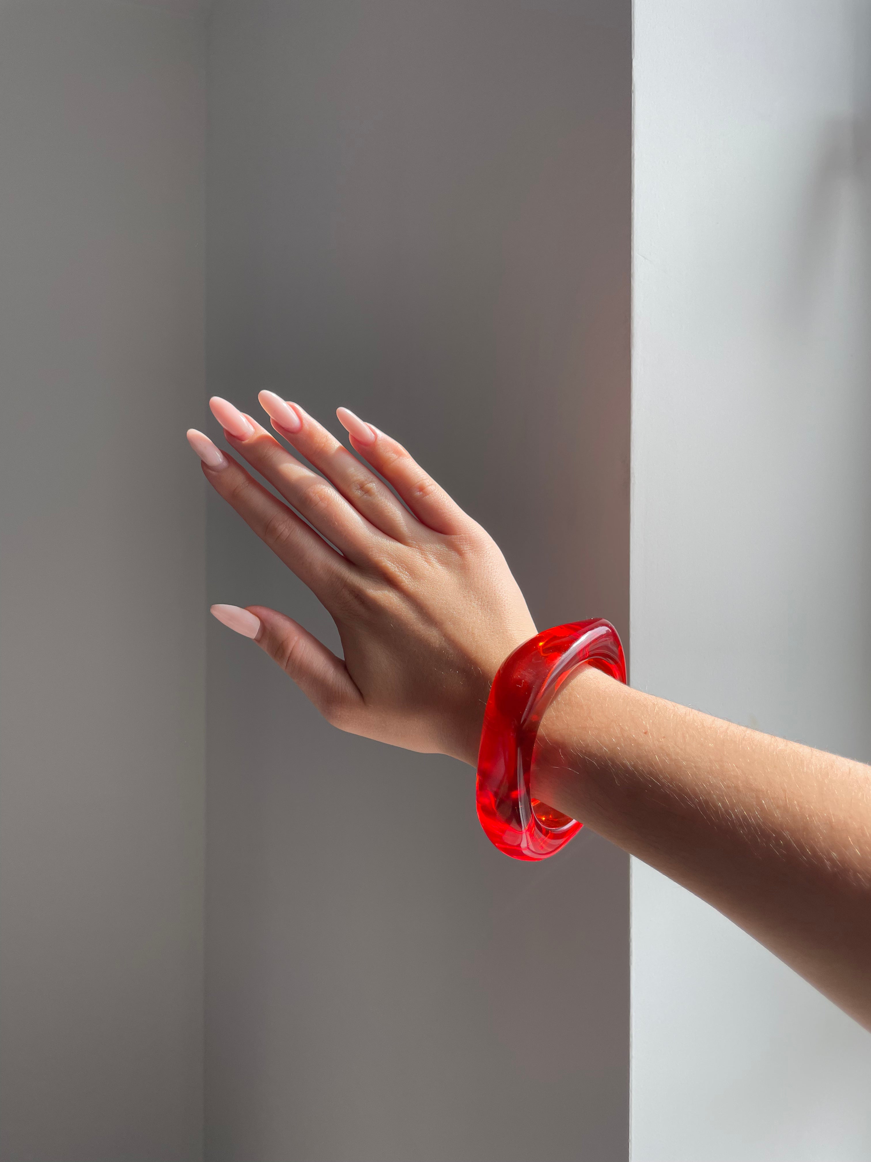 BowLift | Stylish Bracelet in Strawberry Red – A Lively Accent for Your Look