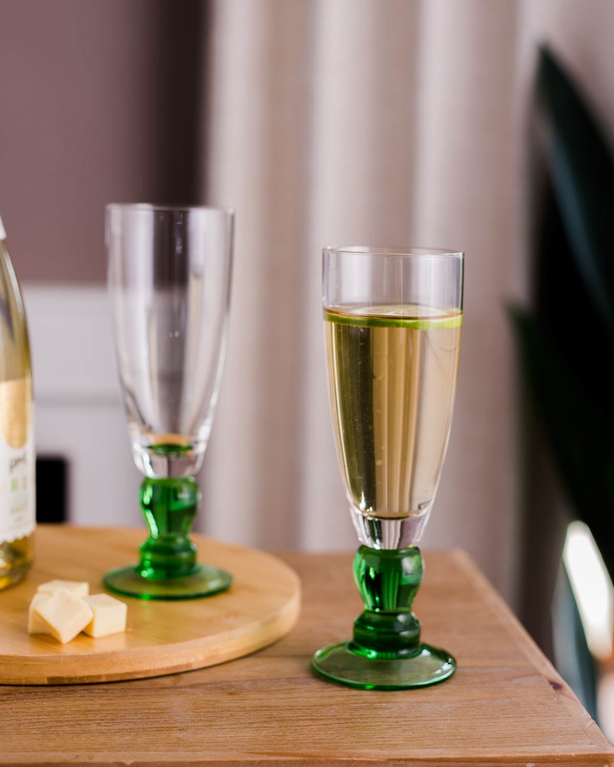 BowLift | Swirl Green Champagne Flute - Set of 6