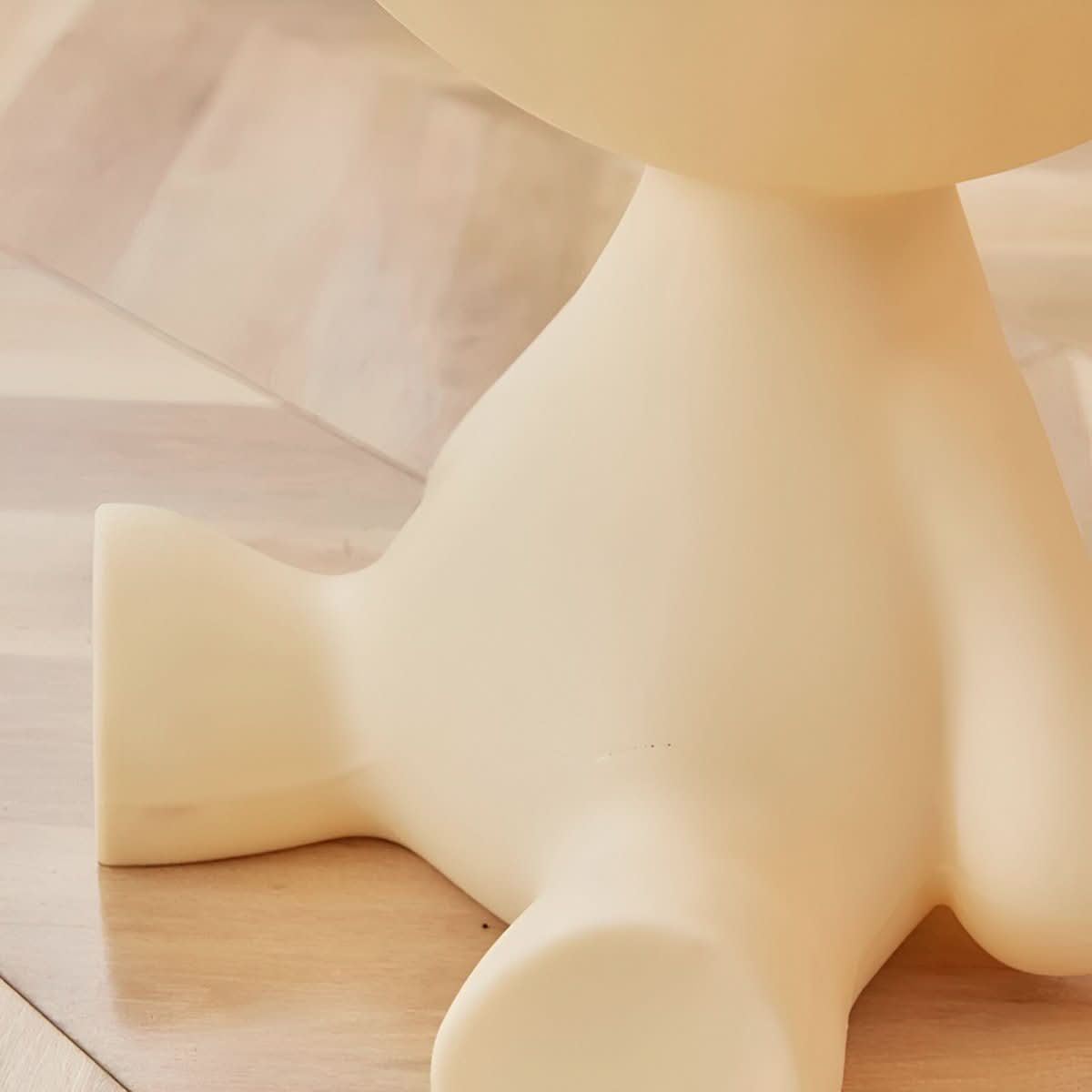 BowLift | Elegant Round Coffee Table for Stylish Living