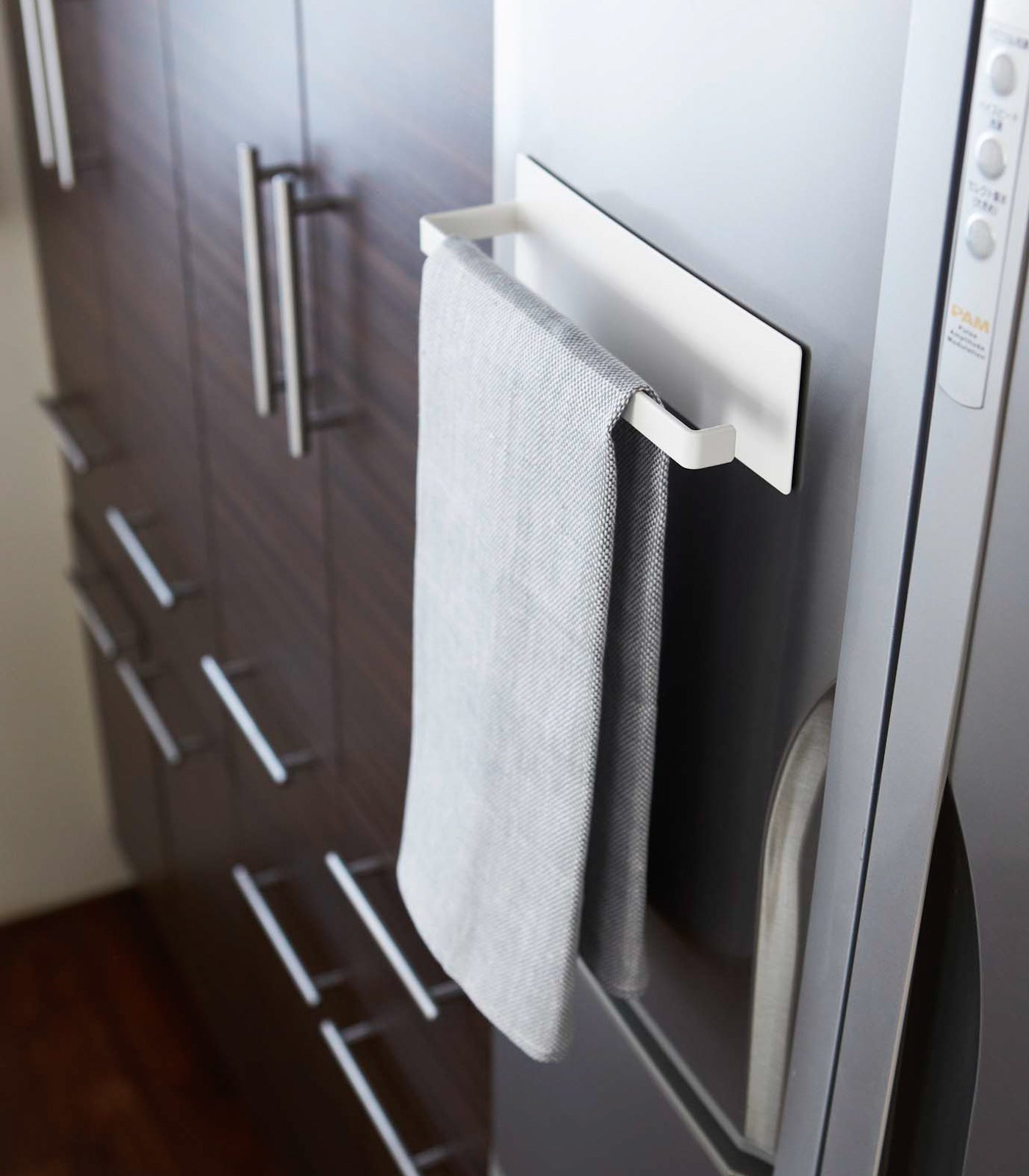 BowLift | Magnetic Paper Towel Holder - Steel