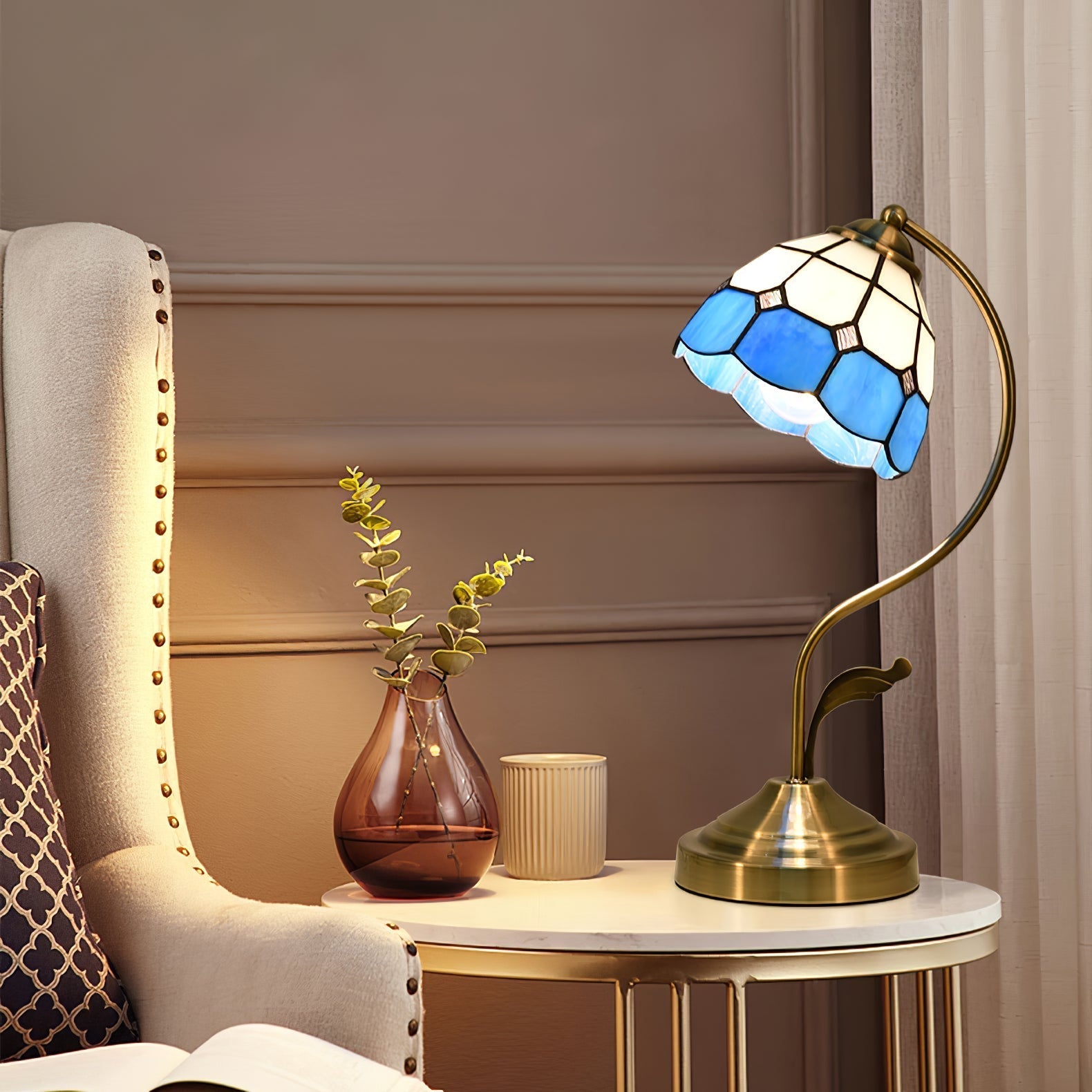 BowLift | LuxePetal – White and Blue Glass Floral Table Lamp in Gold