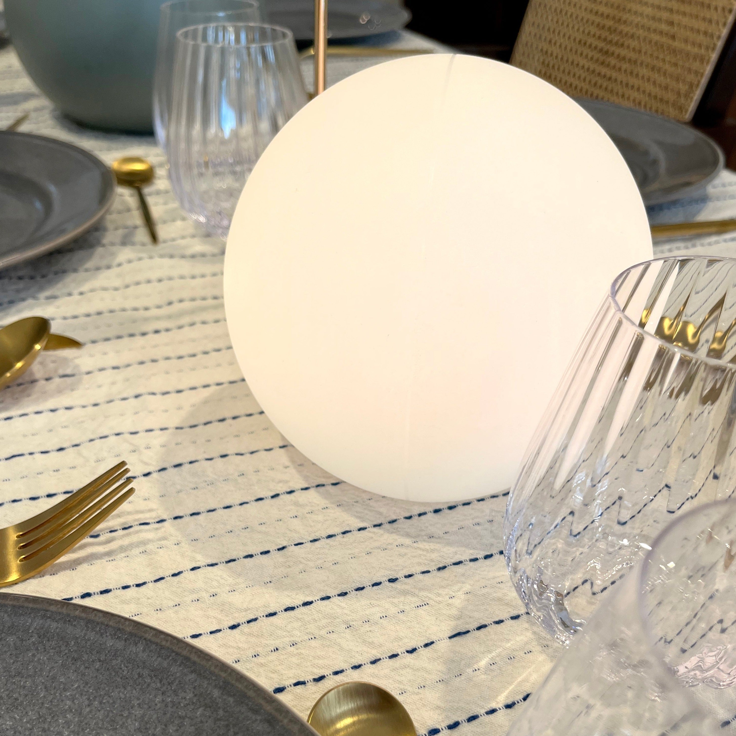 BowLift | LED Wireless Table Lamp - Rechargeable Modern Light Fixture for Home, Office, and Nightstand Use