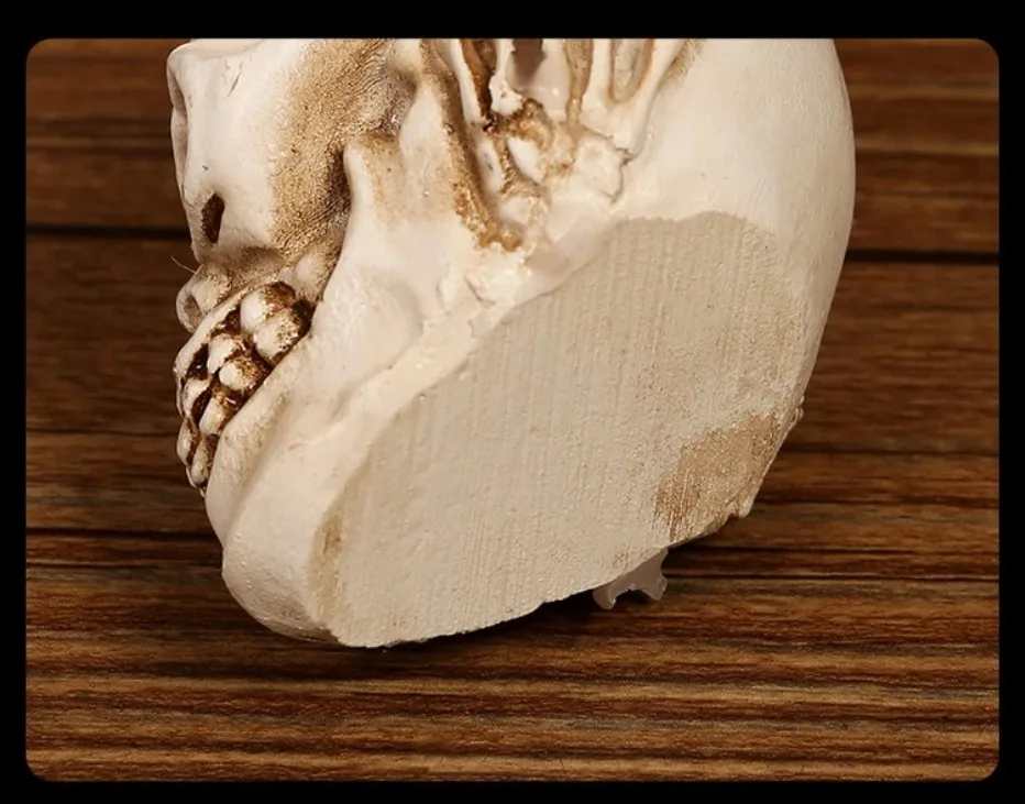 BowLift | GothicGlow 3pc Halloween Skull Candle Holder Set